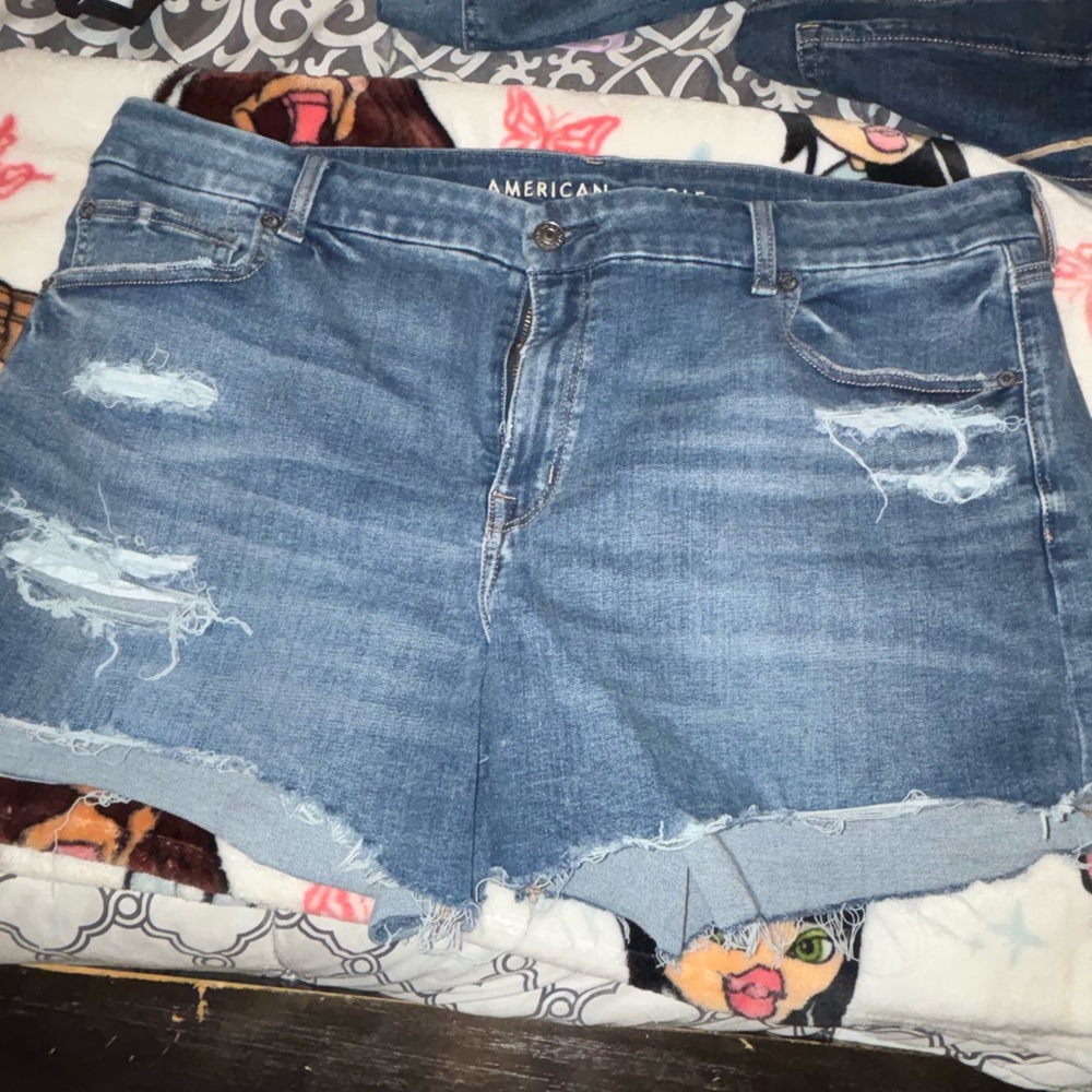 American Eagle Outfitters Frayed Distressed Denim Shorts - Light Blue